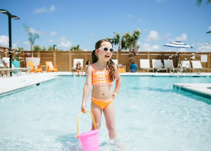 Resort Indigo Orange - By Ihg
