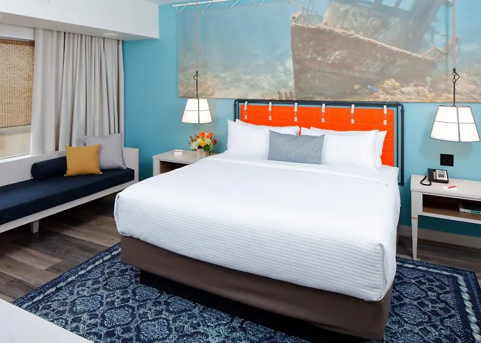 Resort Indigo Orange - By Ihg